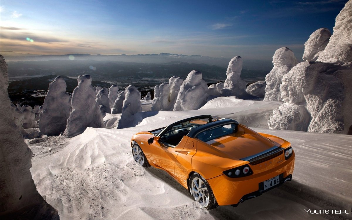 Tesla Roadster оранжевый