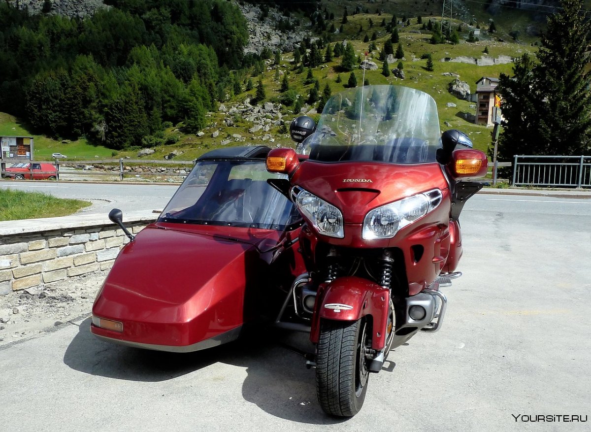 Мотоцикл Хонда с коляской