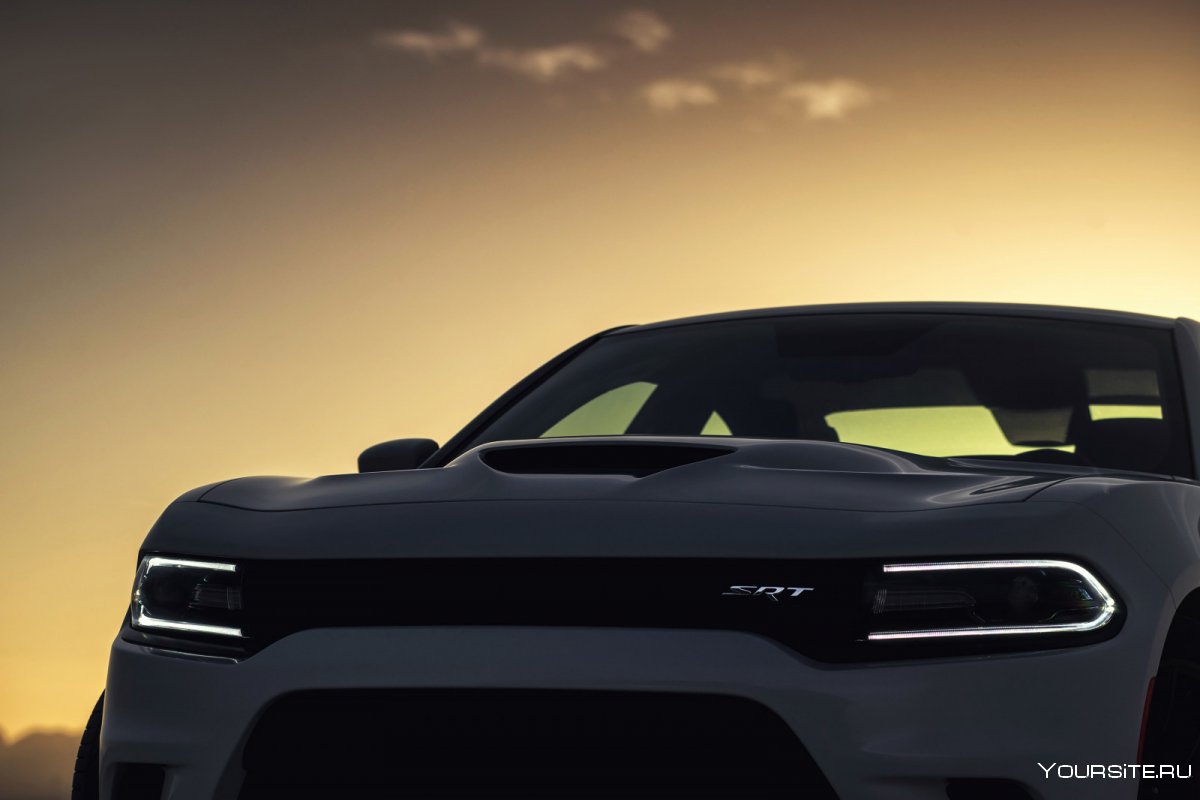 Dodge Charger 2015 ночью