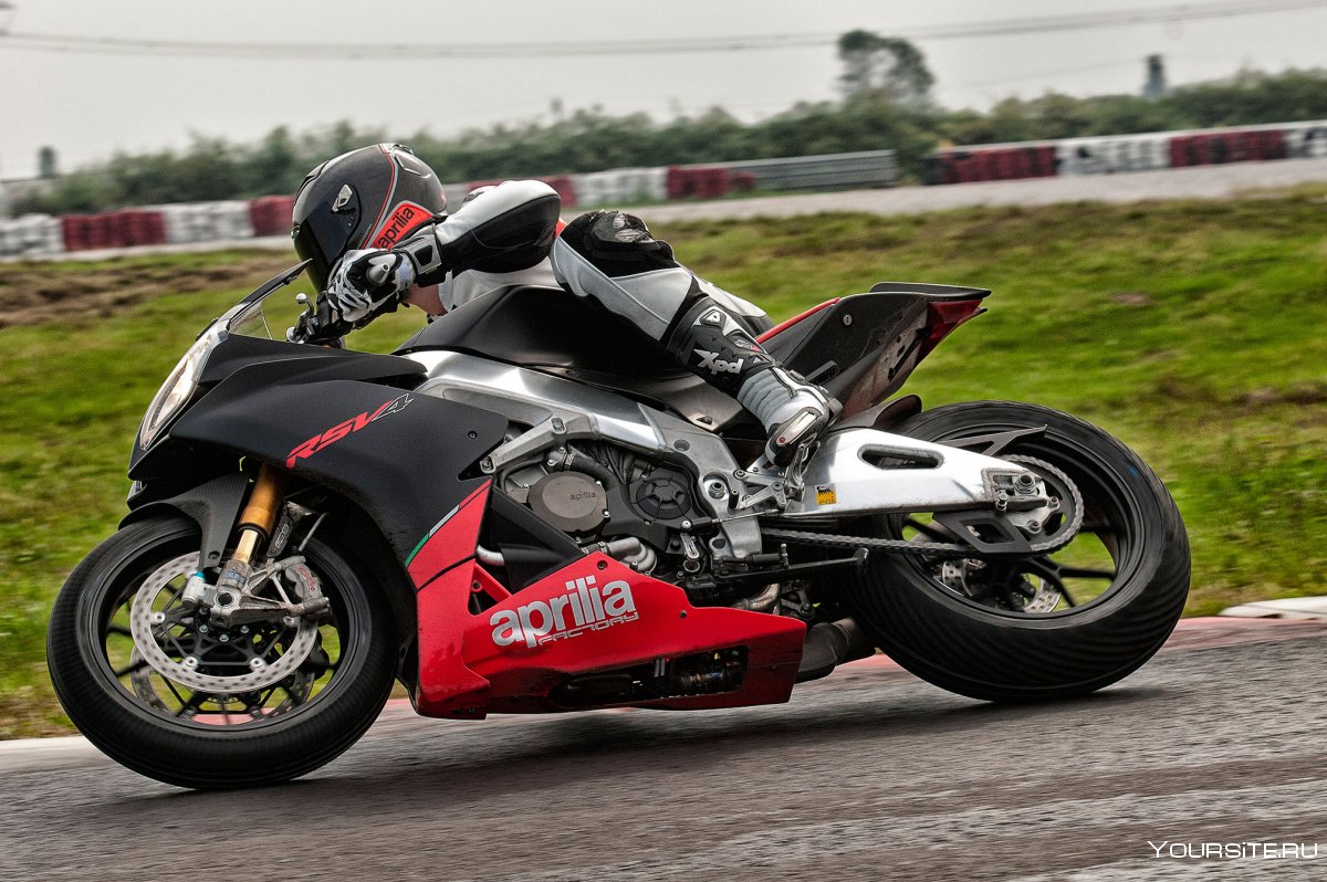 Aprilia rsv4