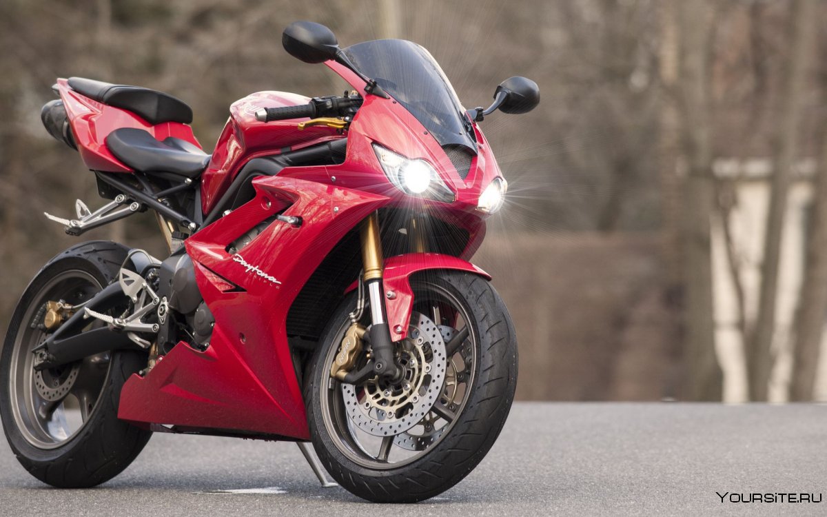 Triumph Daytona 900