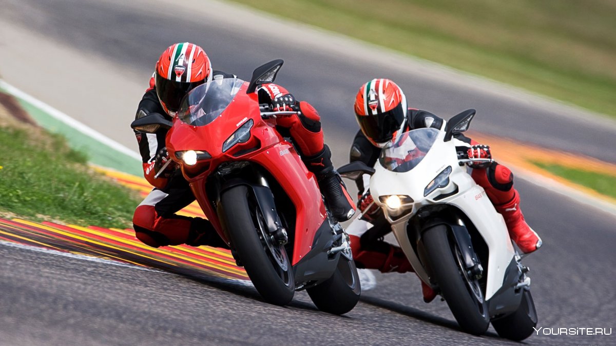 Мотоциклист гонки