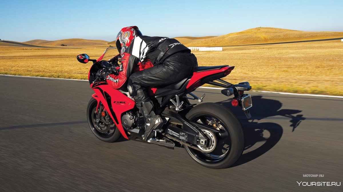 Honda CBR 1000 мотоциклист