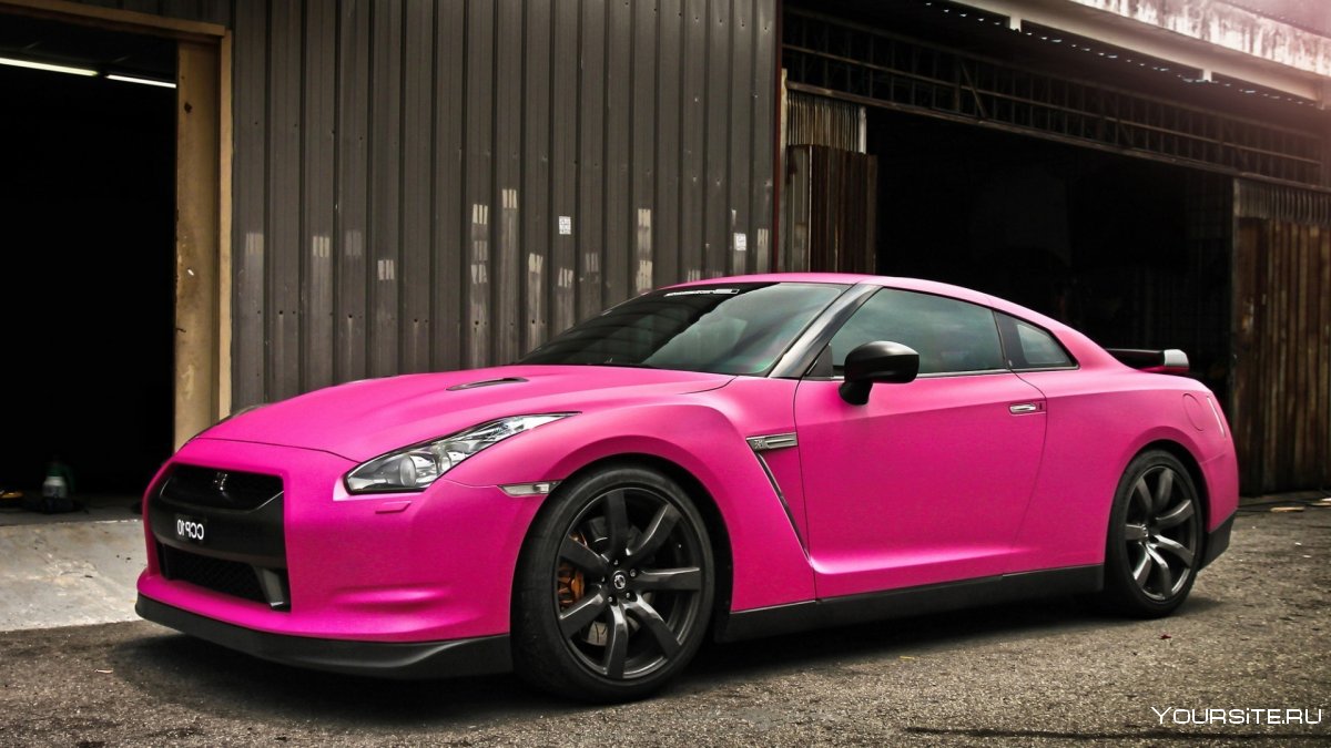 Nissan GTR Pink