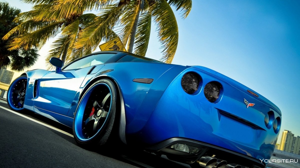 Крутая синяя машина