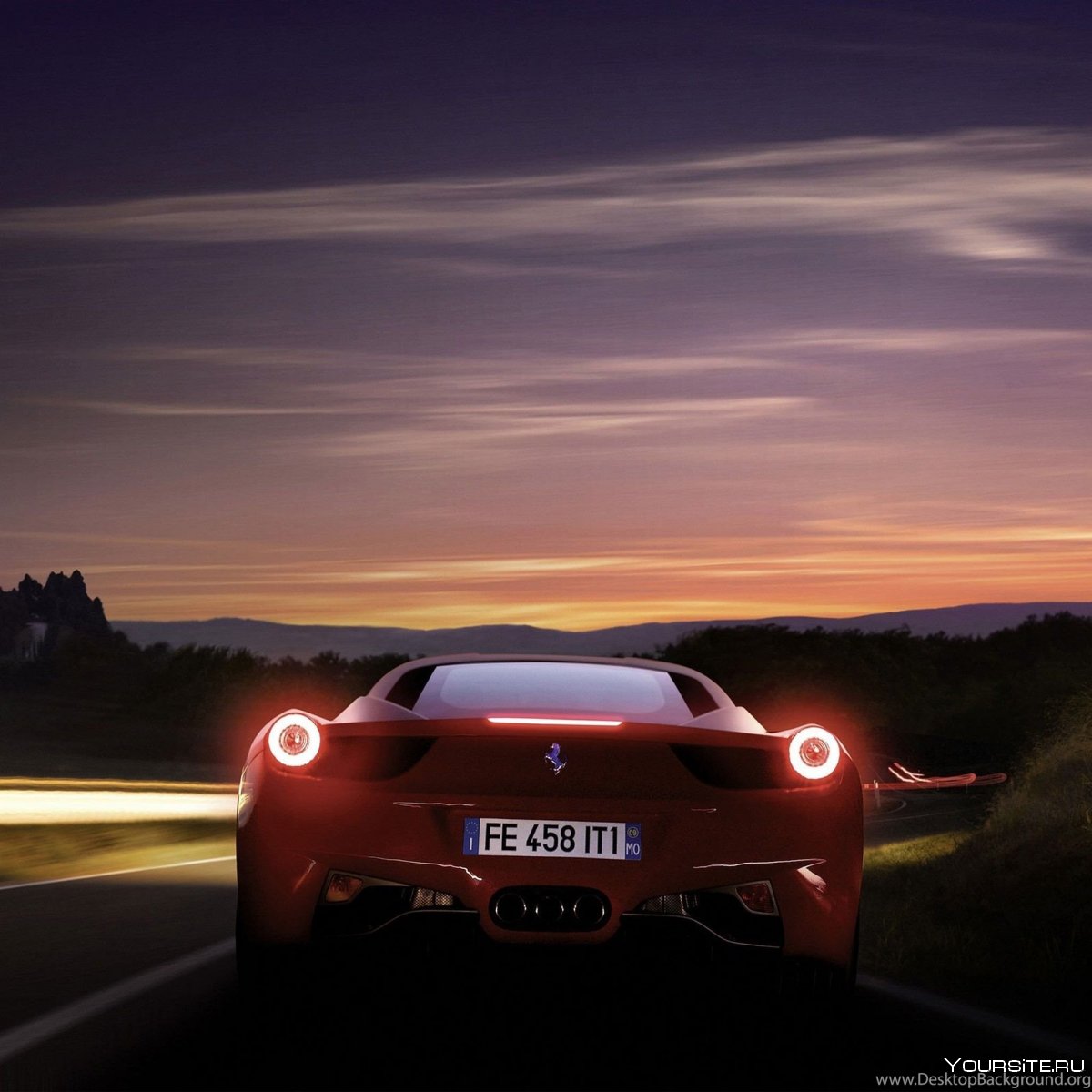Ferrari ночью