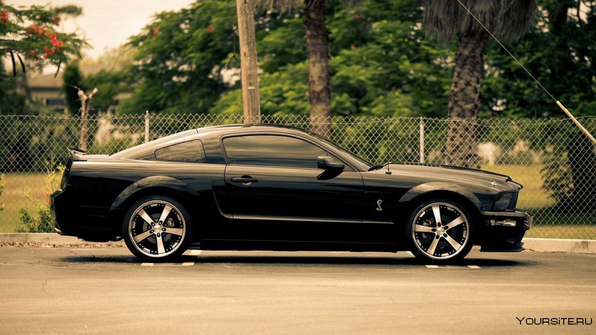 Ford Mustang черный