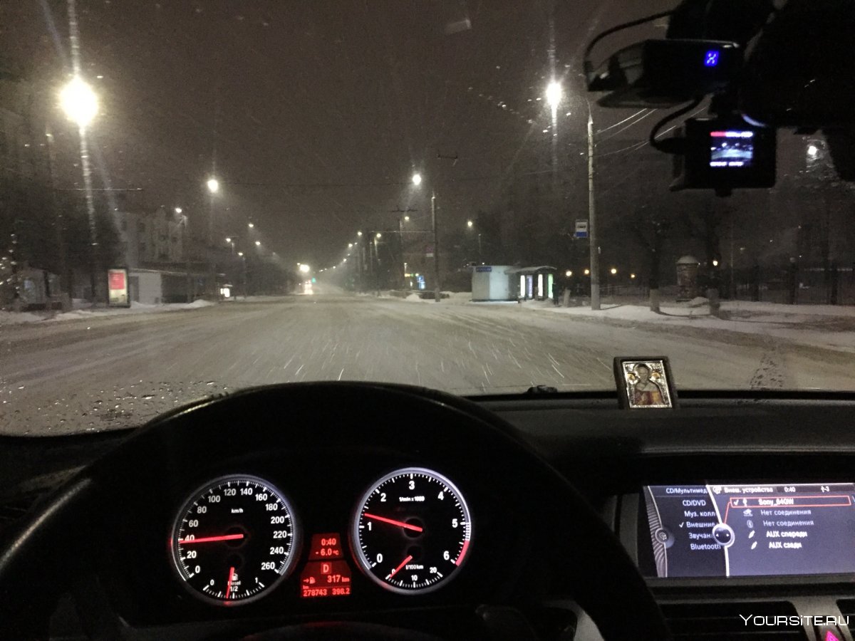 За рулем BMW x5 зима