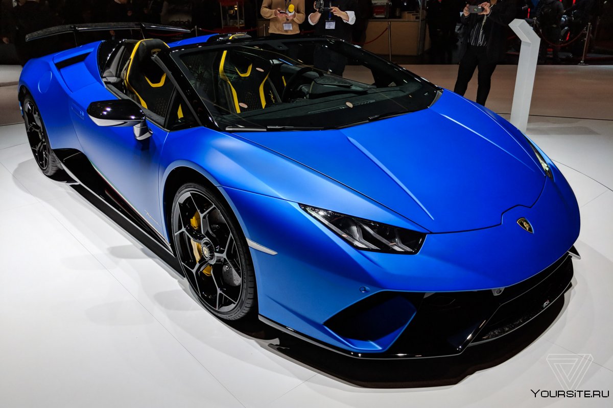 Lamborghini Huracan синий