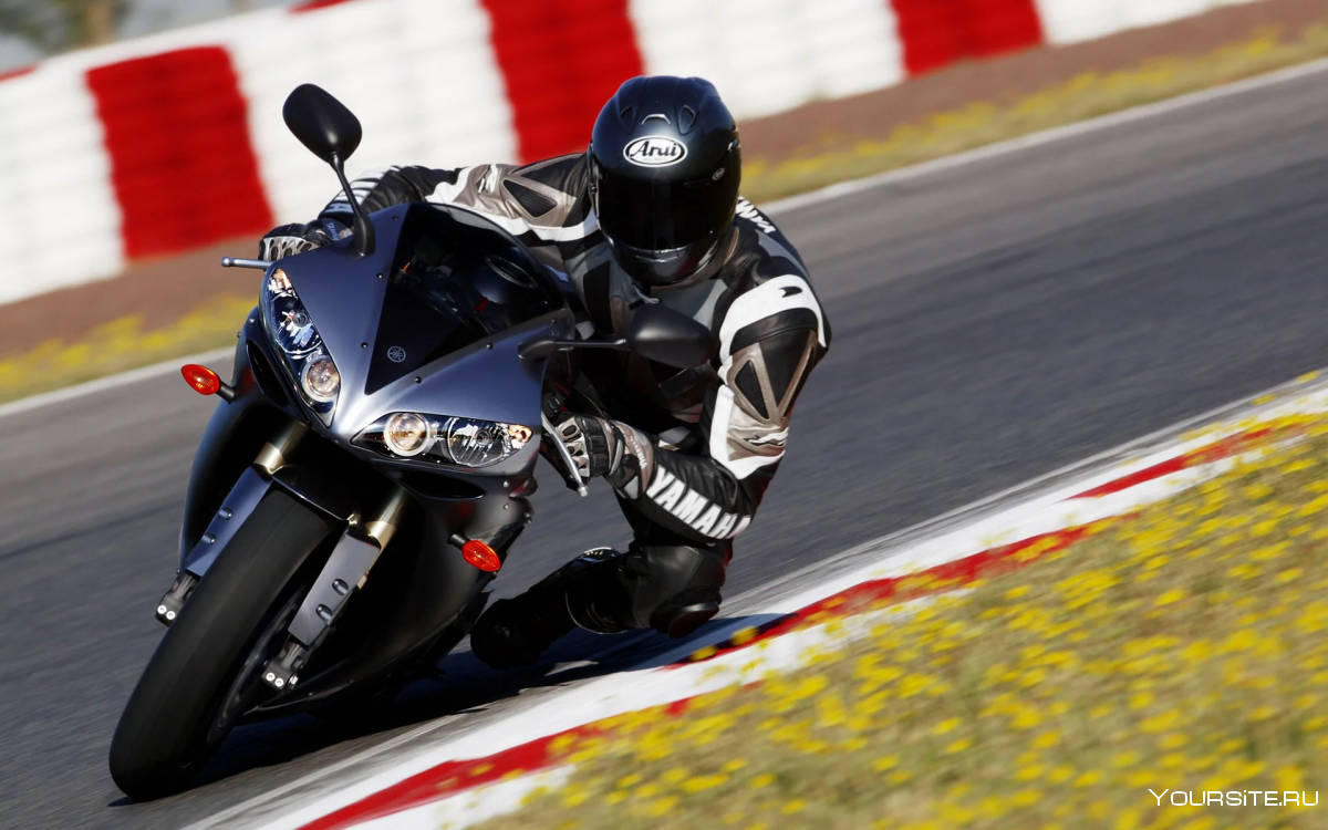 Yamaha YZF-r1 шлем