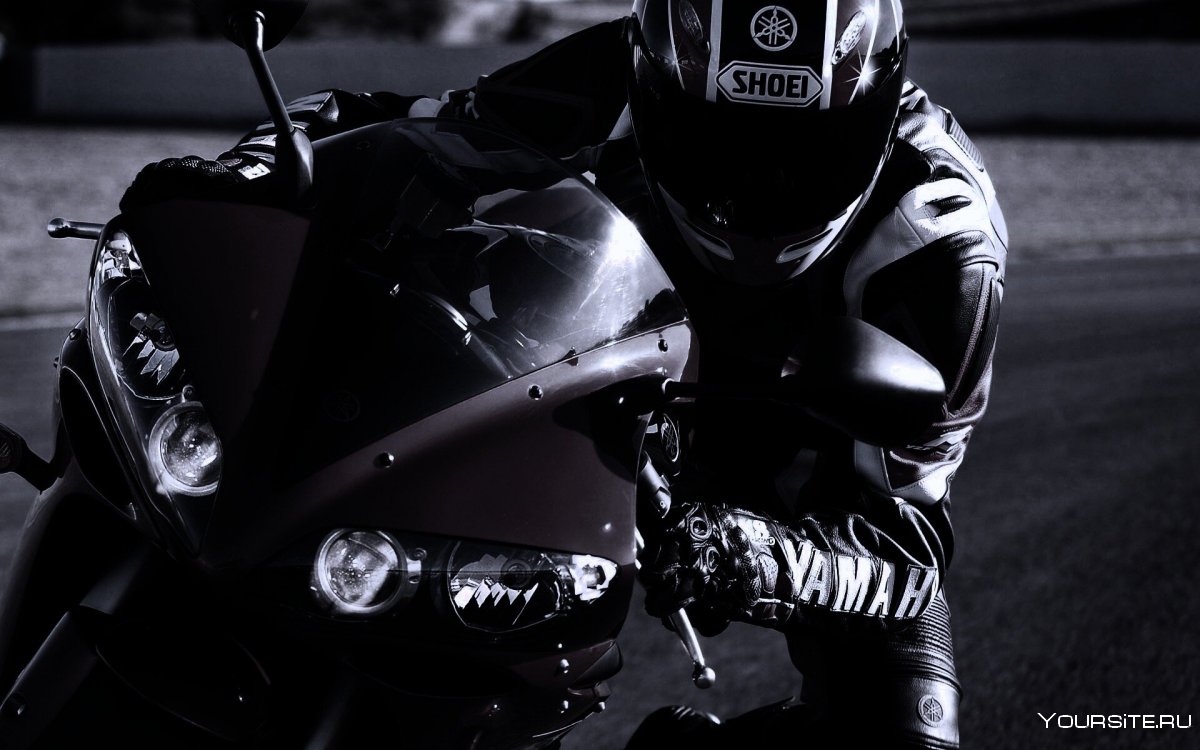 Yamaha r6 черный с мотогонщиком