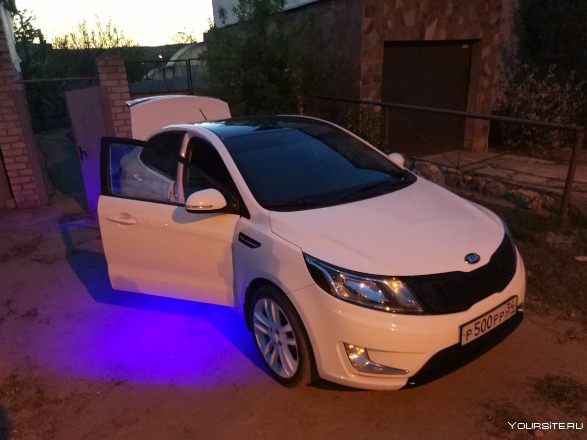 Kia Rio 3 черная крыша
