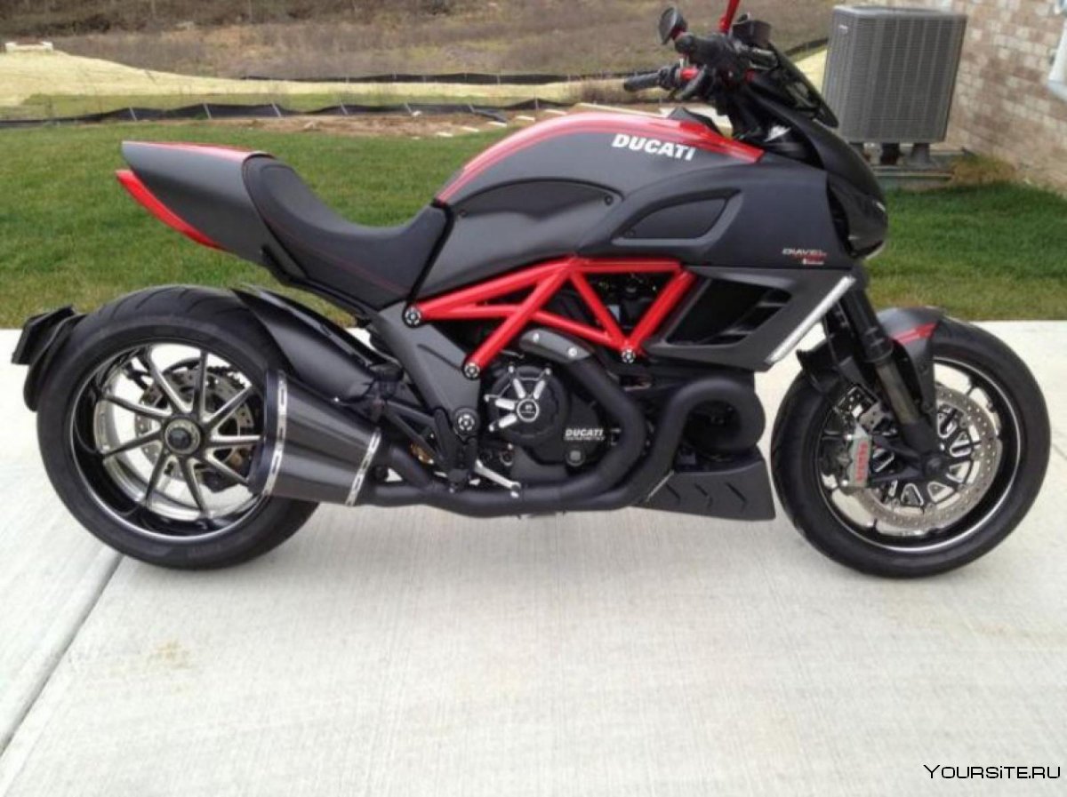 Ducati Diavel Touring