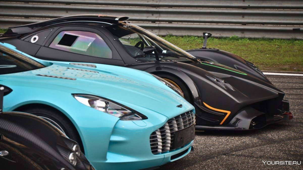 Aston Martin vs Lamborghini