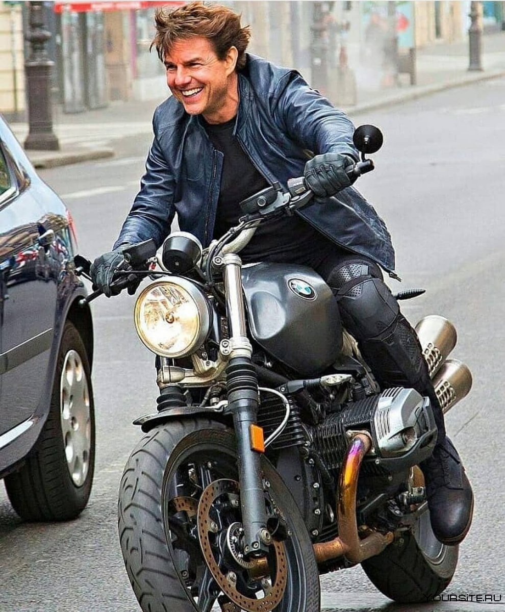 Том Круз на мотоцикле Урал