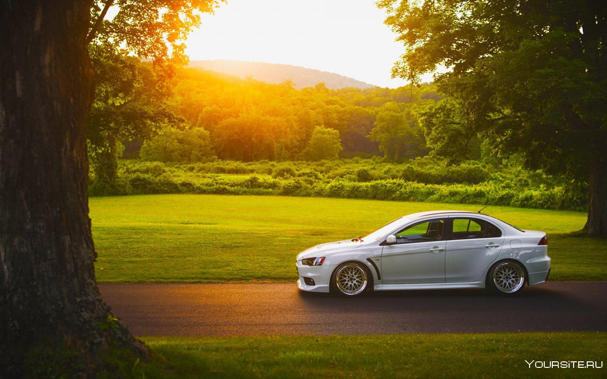 Mitsubishi Lancer Evolution 10 White