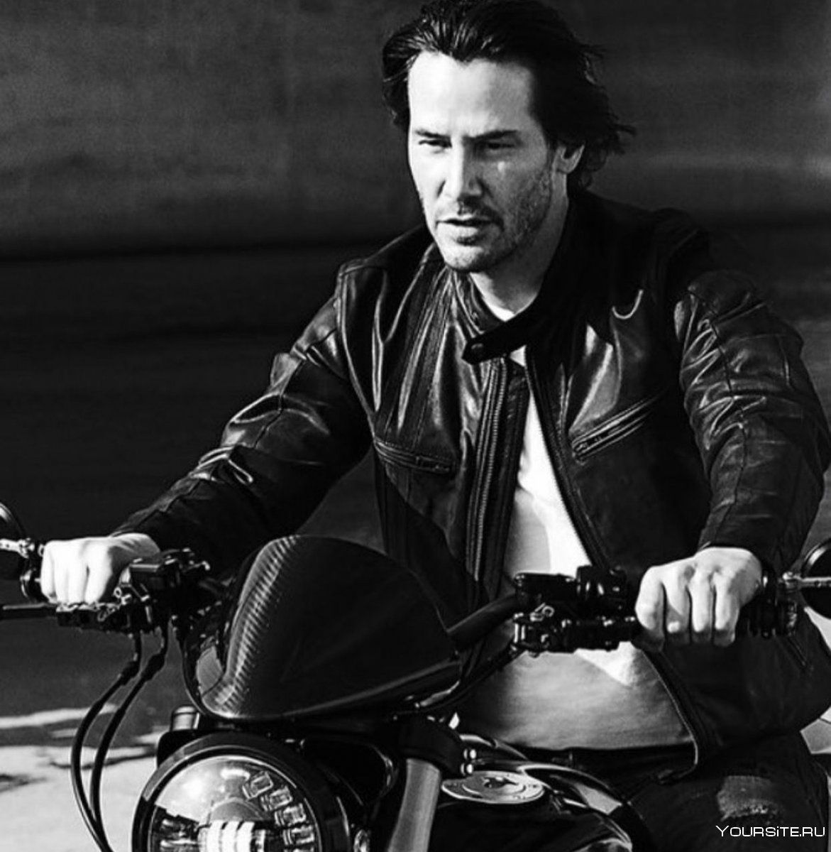 Киану Ривз на мотоцикле фото