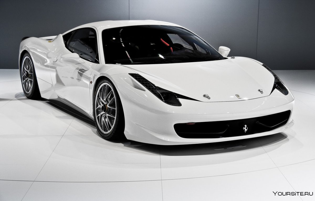 Ferrari 458 Italia белая