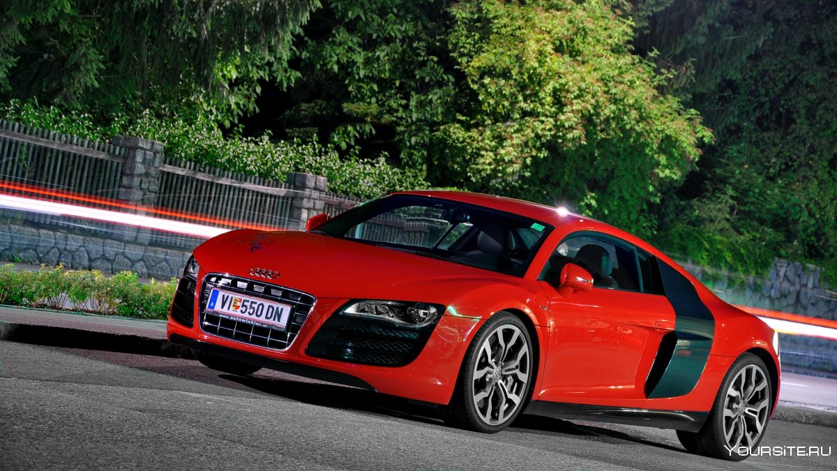 Красная спортивная Audi r8