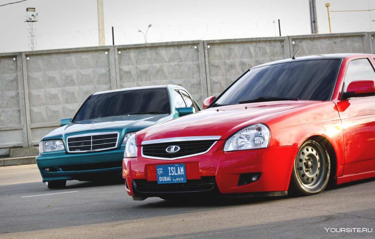 Nissan Skyline r34 и r32