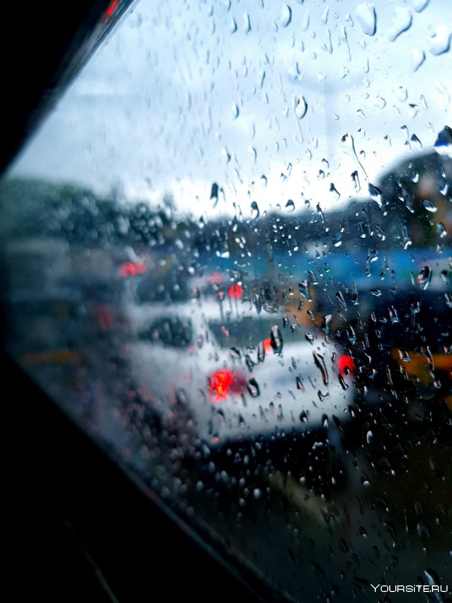 Дождь за окном машины