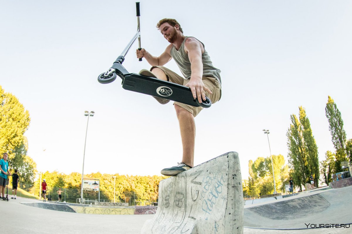 Трюки на самокате