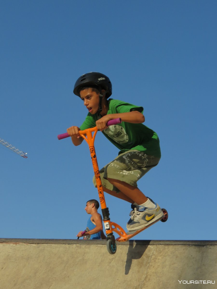 Трюки на самокате