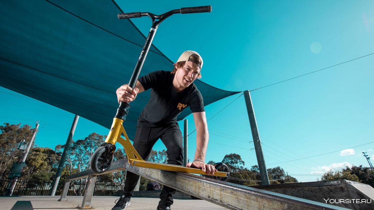 Раян Вильямс самокат