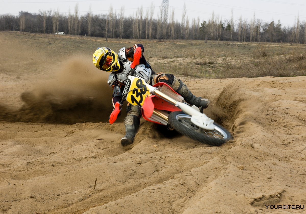 Мотокросс поворот