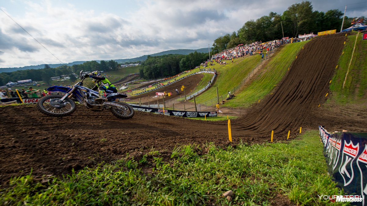 Трамплин для мотокросса