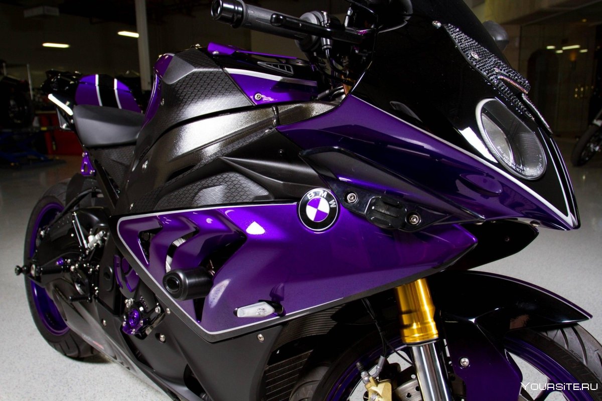 БМВ 1000 RR фиолетовый