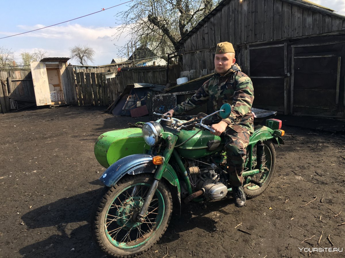 Мотоцикл Урал зеленый металлик