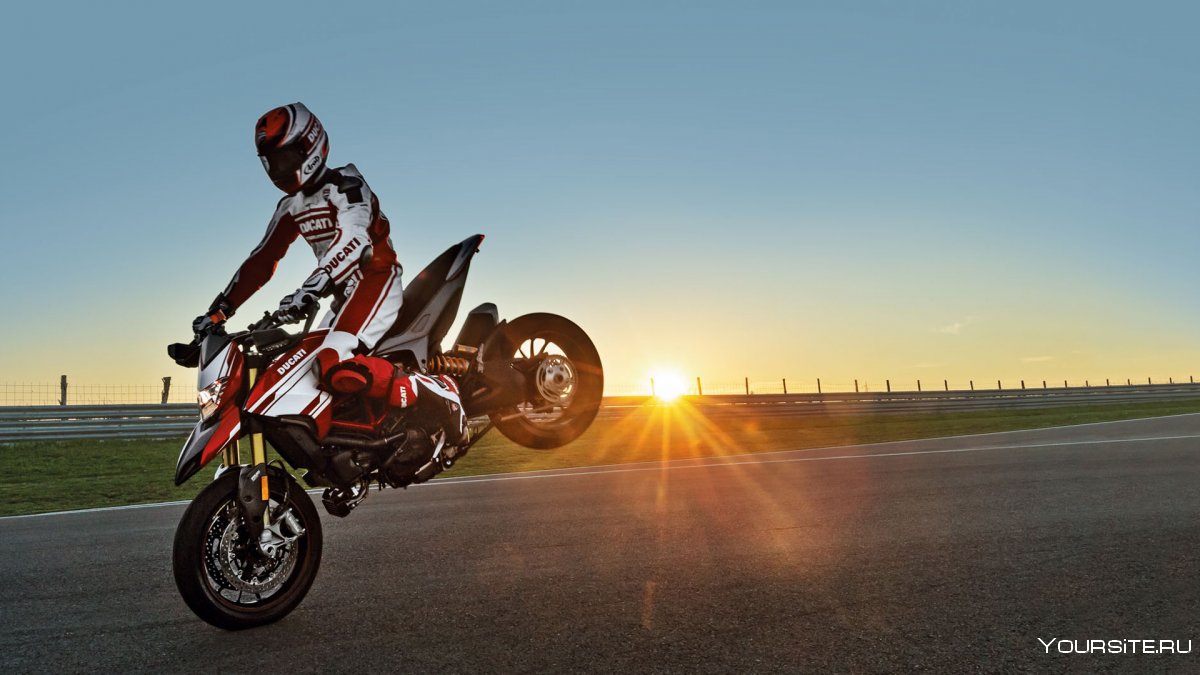 Ducati Hypermotard стантрайдинг