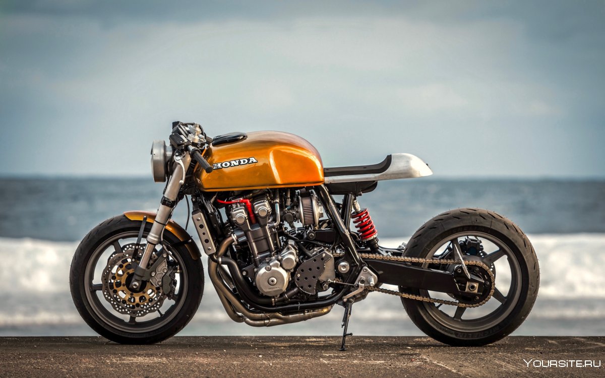 Suzuki Cafe Racer Tintin