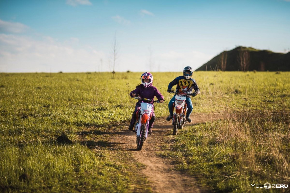 Питбайк Кайо 150 на поле