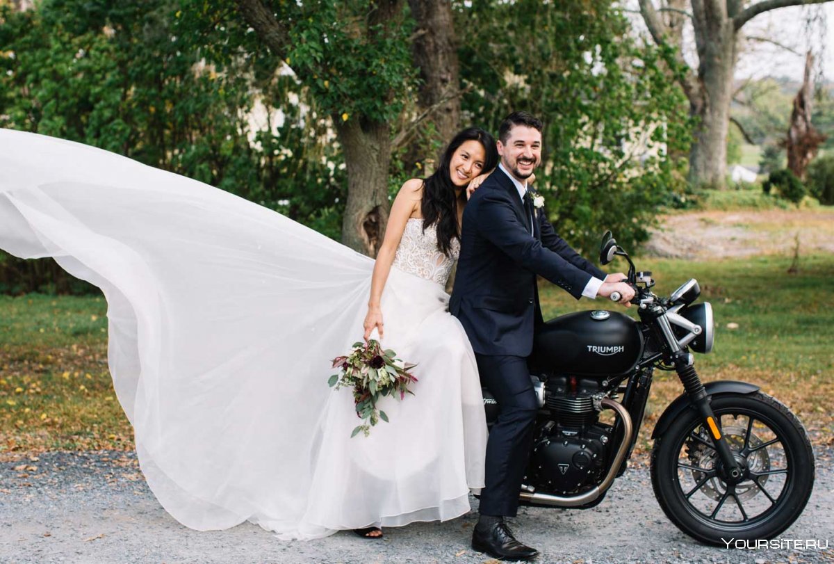 Невеста на мотоцикле