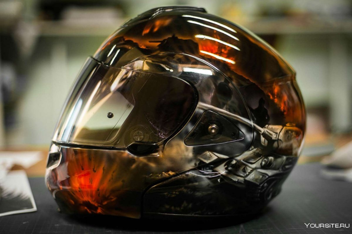 Аэрография на шлеме мотоцикла