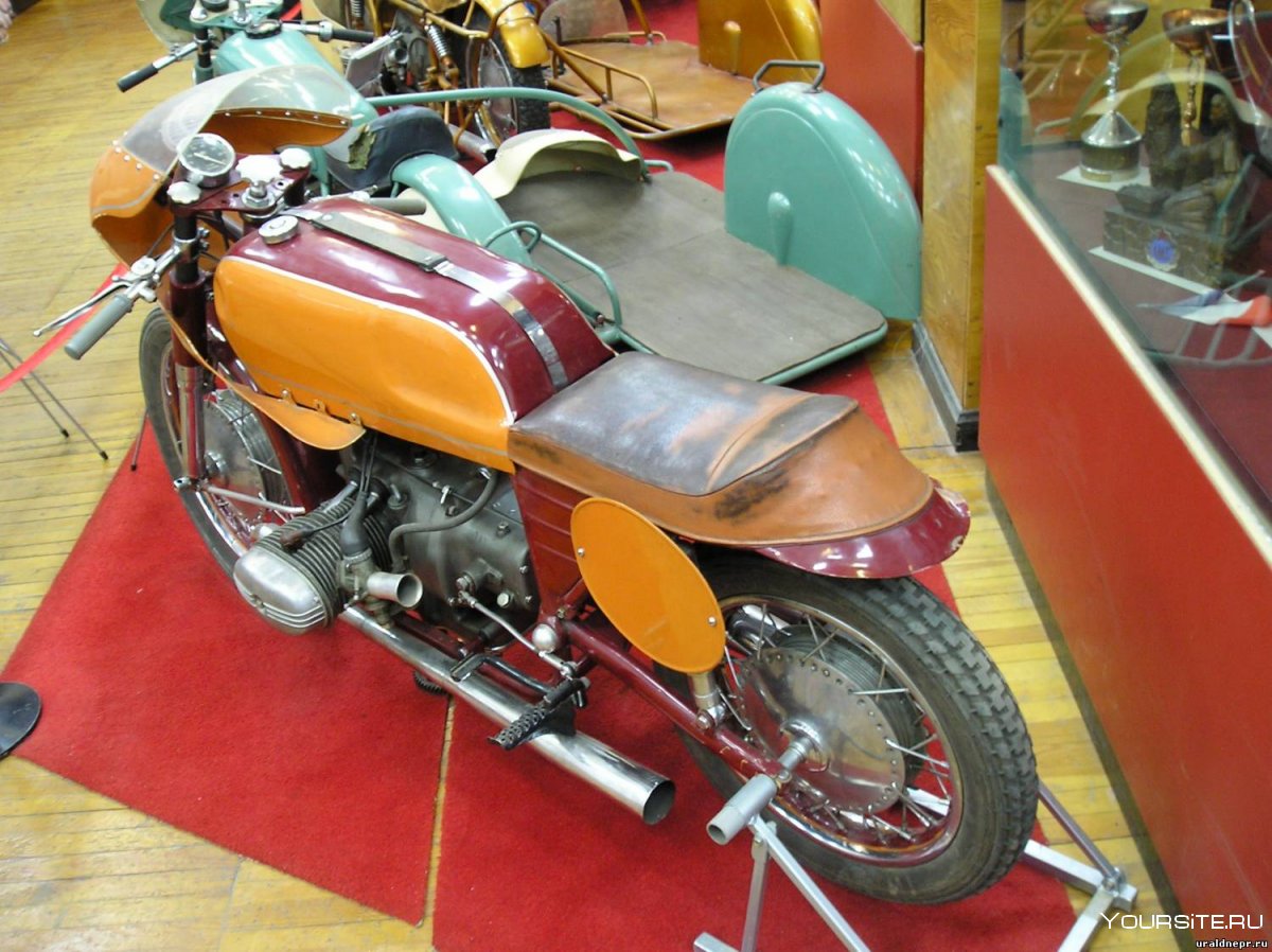 Мотоцикл Урал м 52