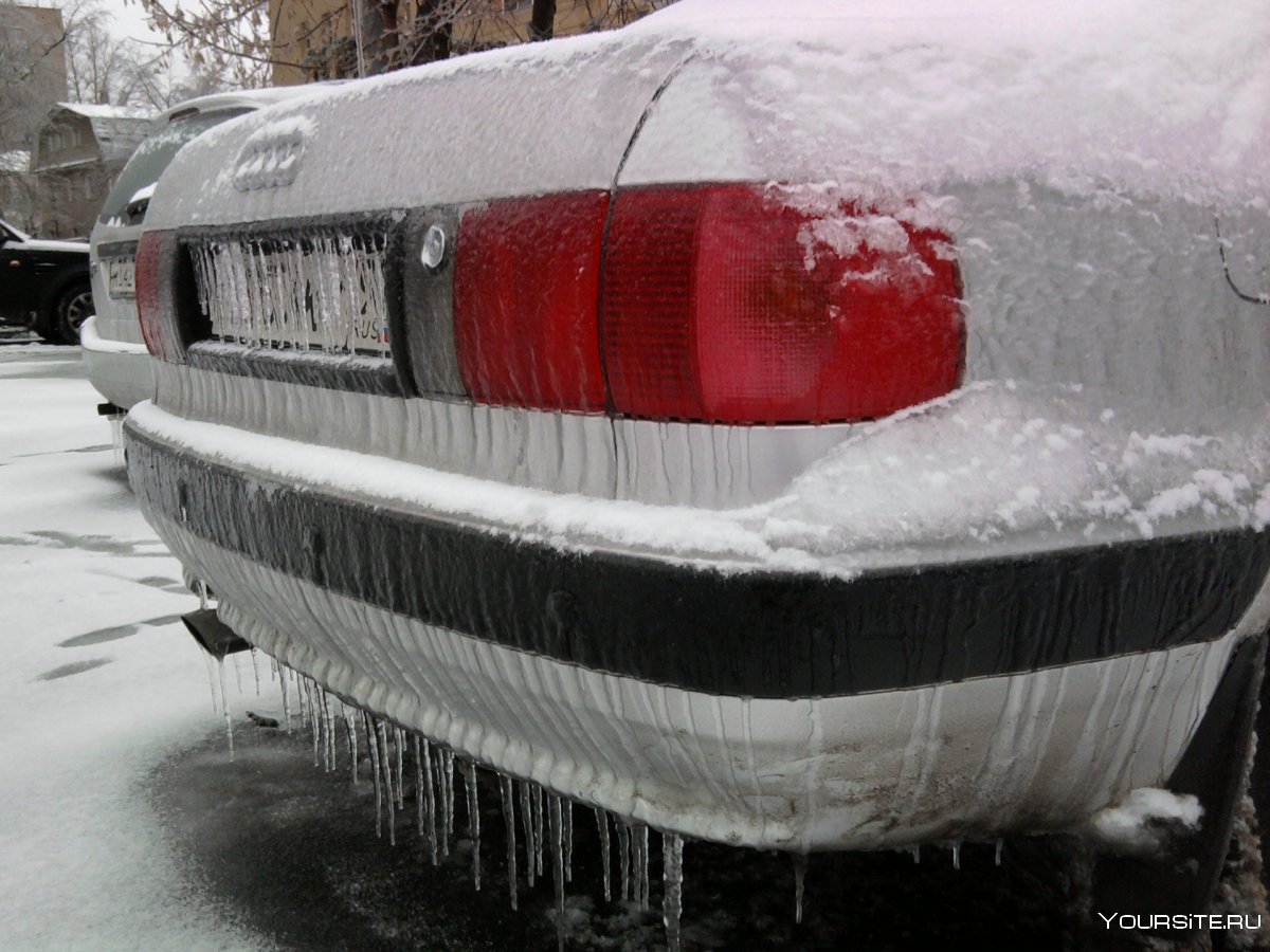 Машина во льду
