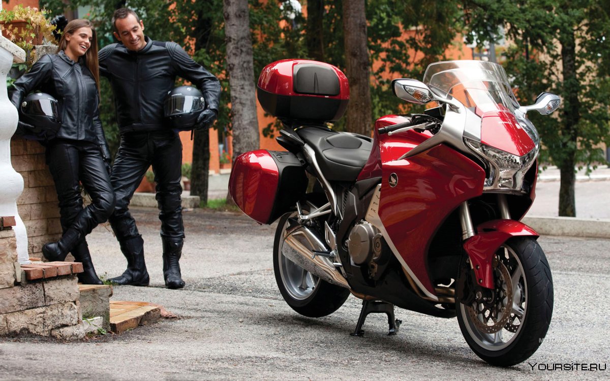 Мотоцикл VFR 800 спорт-турист от Honda