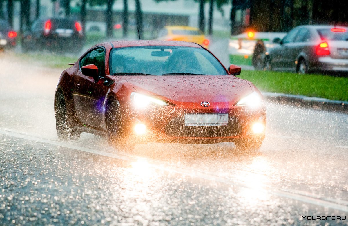 Авто в дождь
