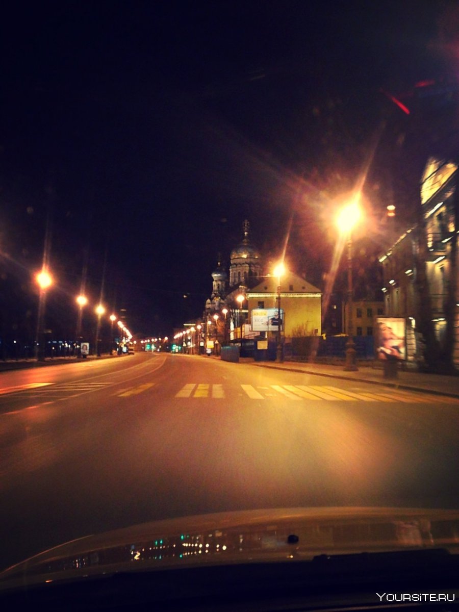 Ночной город вид из машины