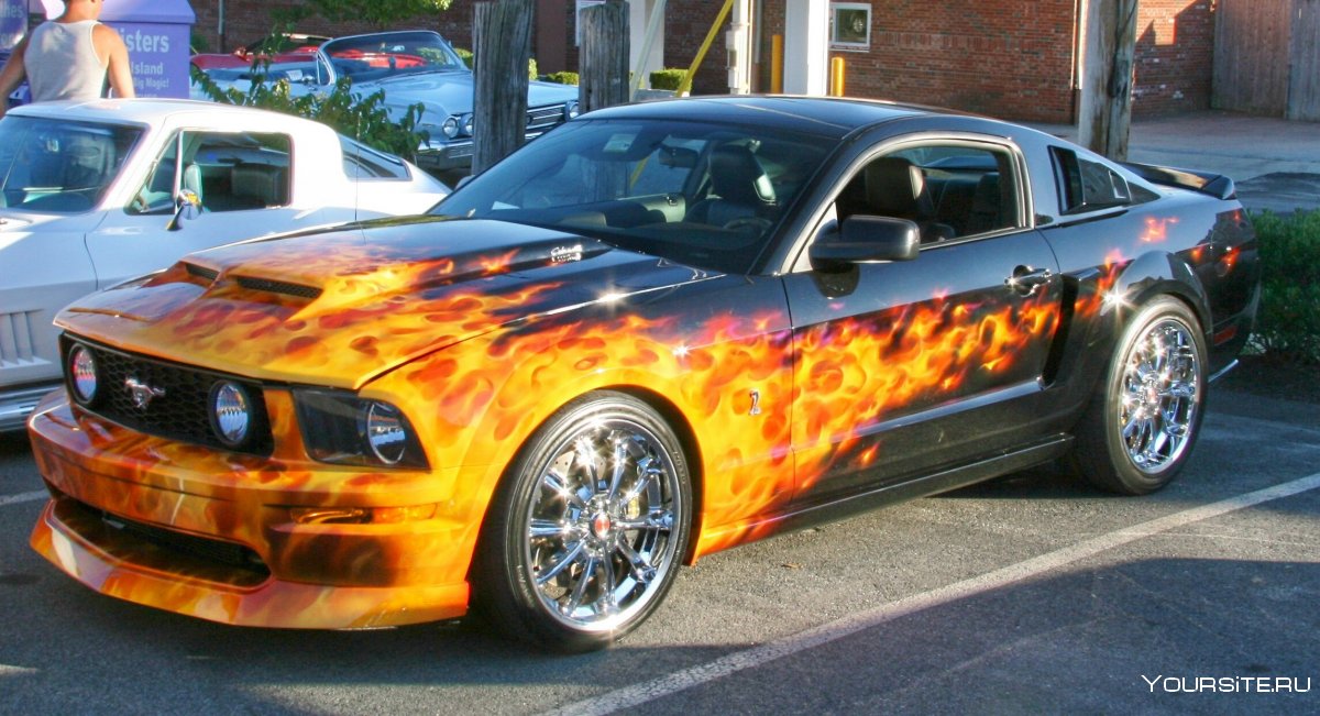 Ford Mustang 2010 с пламенем
