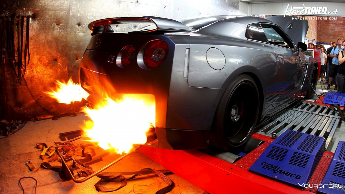 Nissan GTR Огненный выхлоп