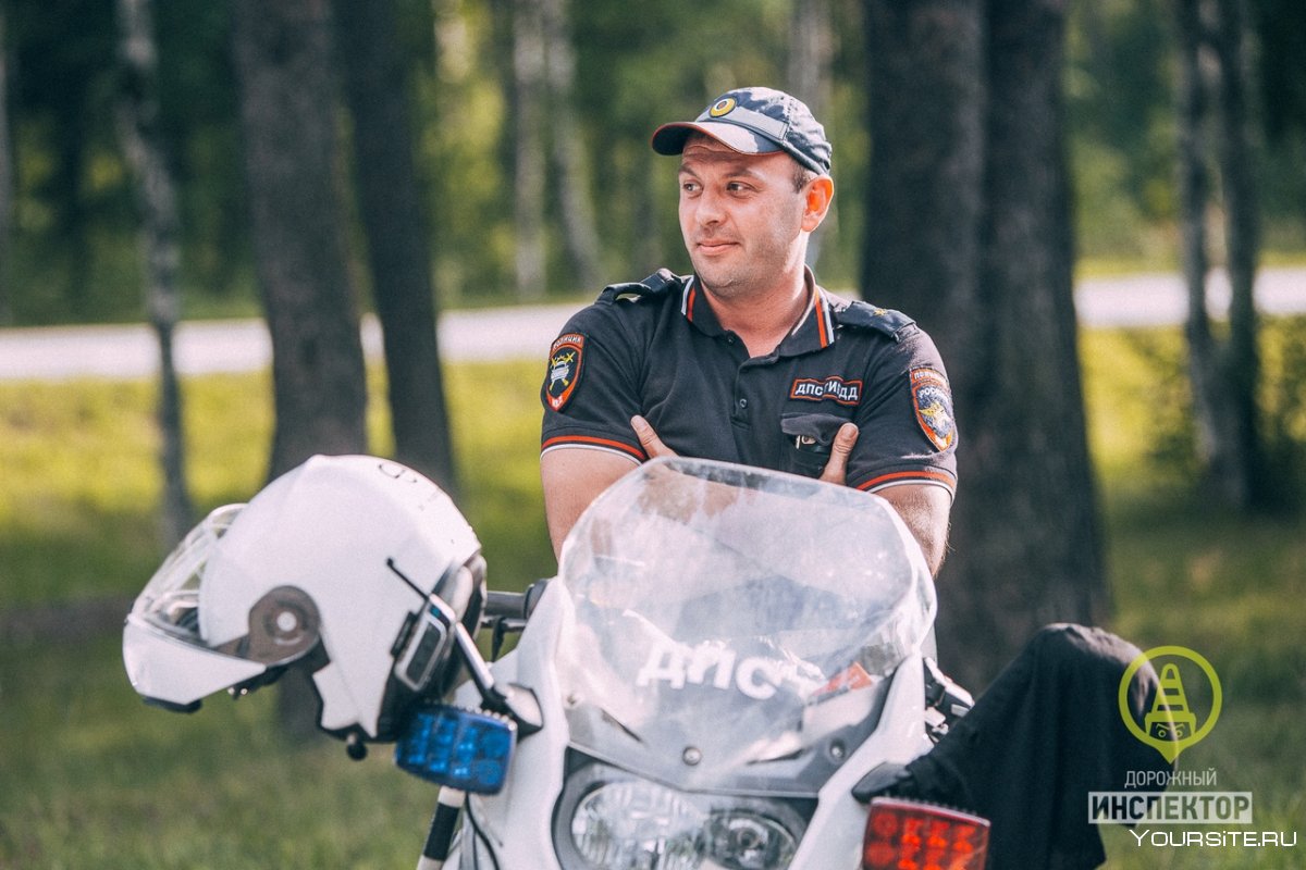 Мужчина на мотоцикле