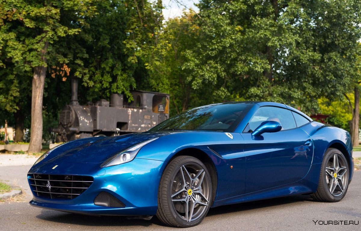 Ferrari California синяя