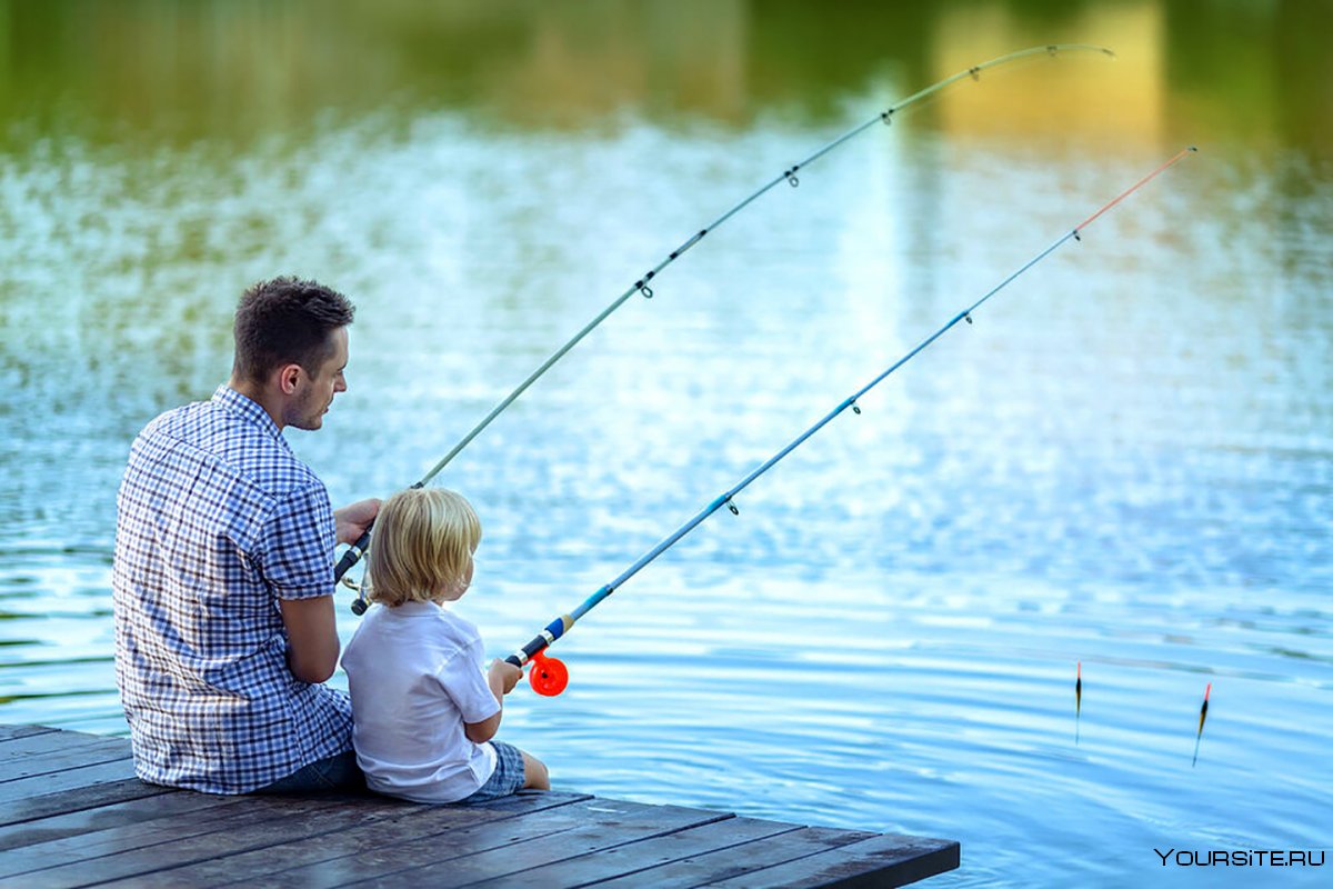 Отец с сыном на рыбалке