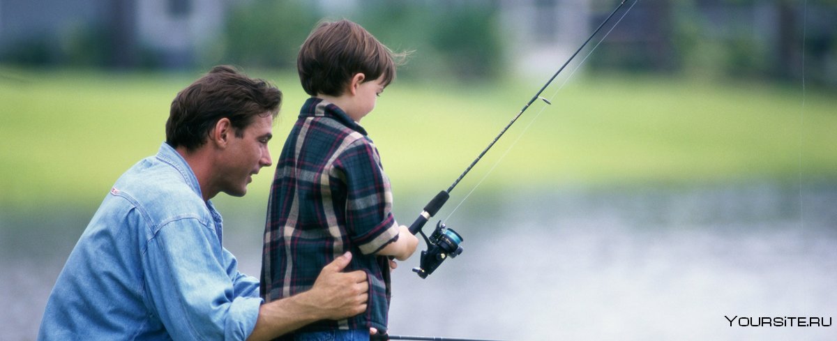 Счастливая семья на рыбалке