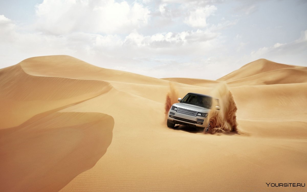 Range Rover в пустыне