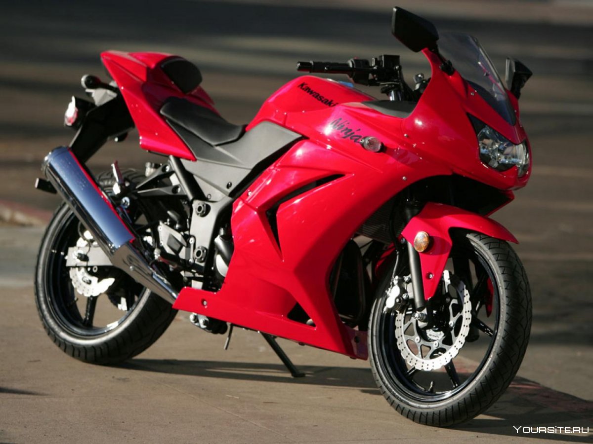 Kawasaki Ninja 250 красный